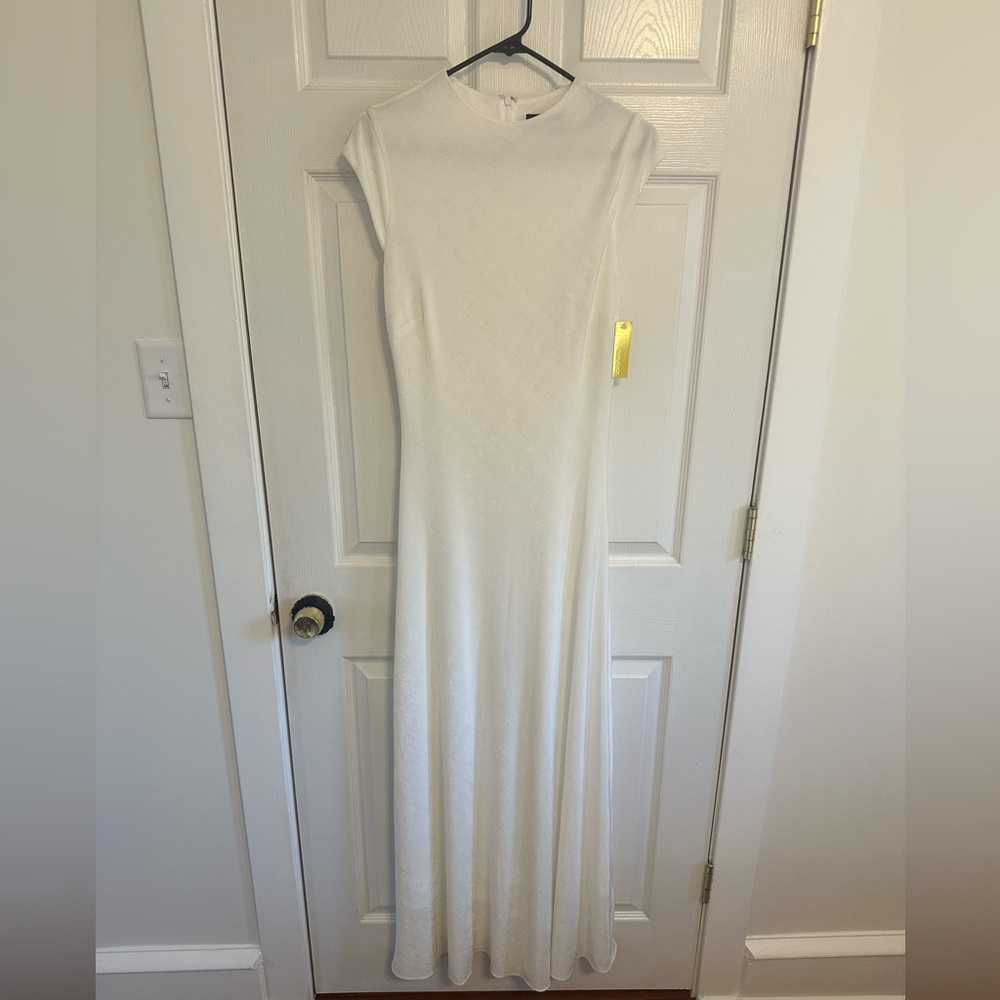 Alexia Admor Ivory Maxi Dress